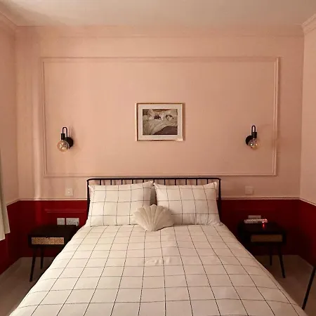 New Luxury With Indoor Jacuzzi Hot Tub Apartment *