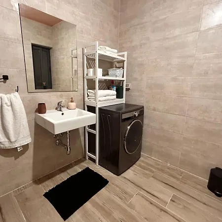 Apartment New Luxury With Indoor Jacuzzi Hot Tub St. Paul's Bay