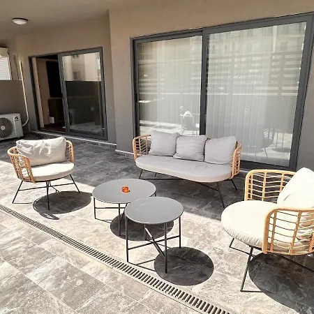 New Luxury With Indoor Jacuzzi Hot Tub Lägenhet St. Paul's Bay