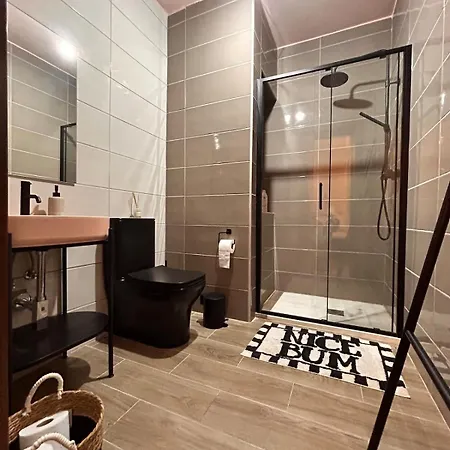 Lägenhet New Luxury With Indoor Jacuzzi Hot Tub *