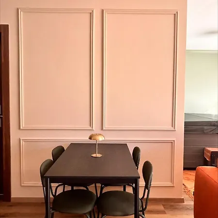 Apartment New Luxury With Indoor Jacuzzi Hot Tub